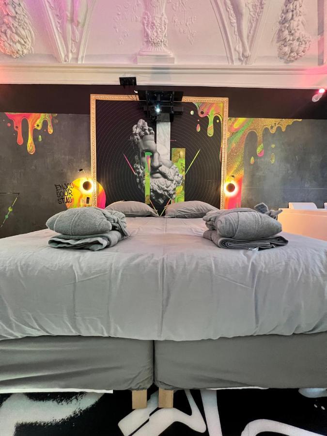 Capsule Art Deco - Jacuzzi - Netflix - Home Cinema - Arcade De Jeux & Nintendo Switch - 2 Chambres - Filet Suspendu فالنسيان المظهر الخارجي الصورة