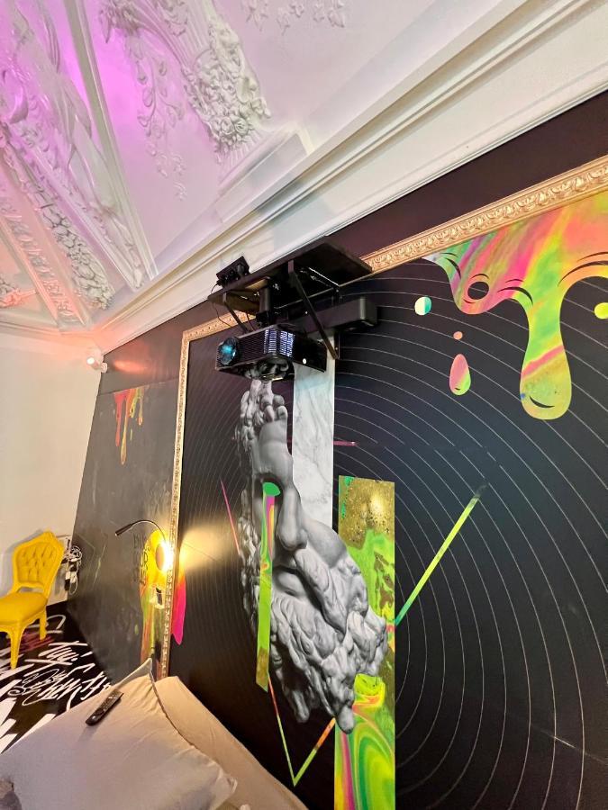 Capsule Art Deco - Jacuzzi - Netflix - Home Cinema - Arcade De Jeux & Nintendo Switch - 2 Chambres - Filet Suspendu فالنسيان المظهر الخارجي الصورة