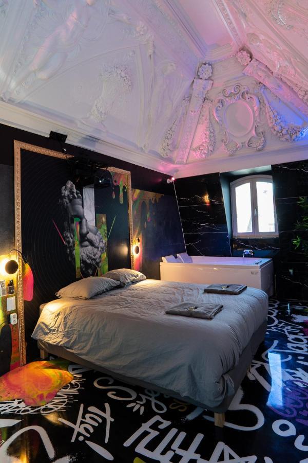 Capsule Art Deco - Jacuzzi - Netflix - Home Cinema - Arcade De Jeux & Nintendo Switch - 2 Chambres - Filet Suspendu فالنسيان المظهر الخارجي الصورة