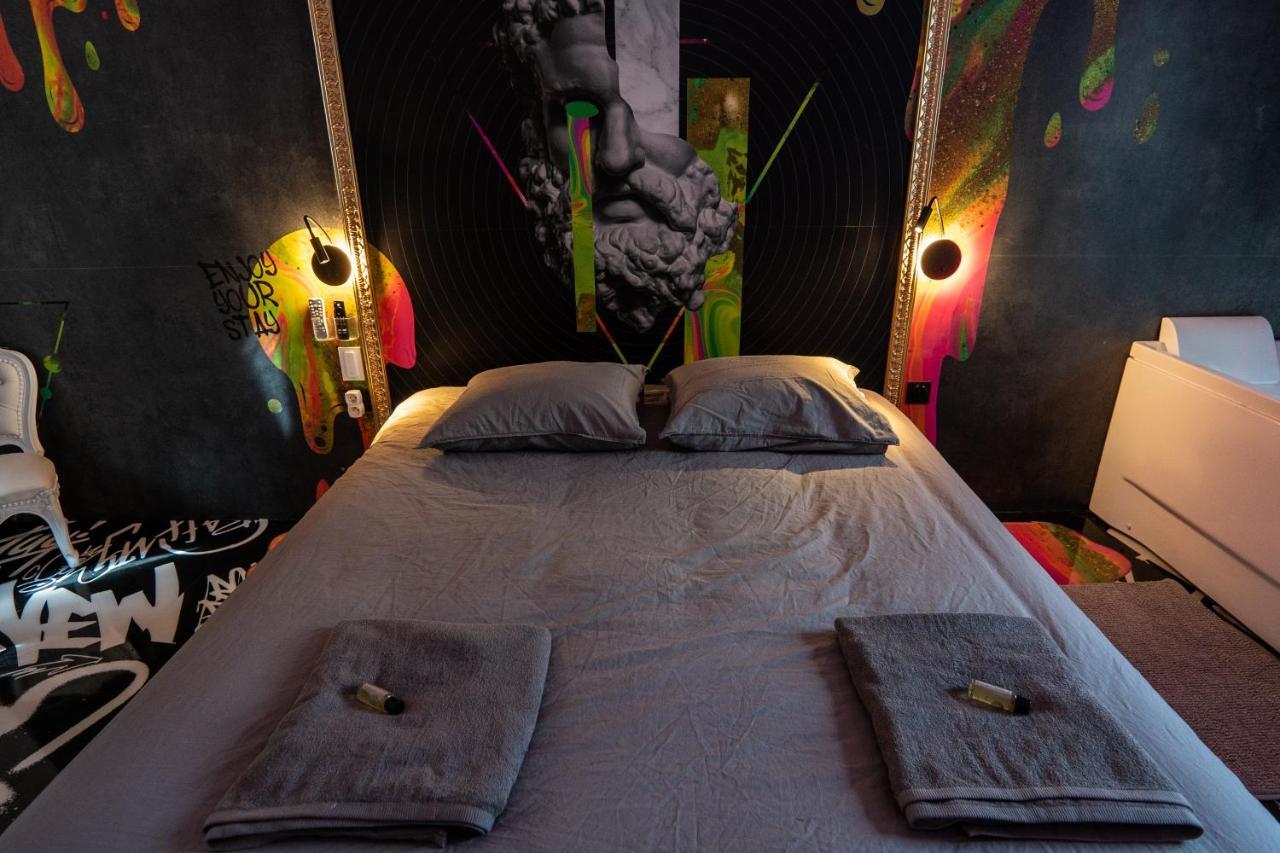 Capsule Art Deco - Jacuzzi - Netflix - Home Cinema - Arcade De Jeux & Nintendo Switch - 2 Chambres - Filet Suspendu فالنسيان المظهر الخارجي الصورة