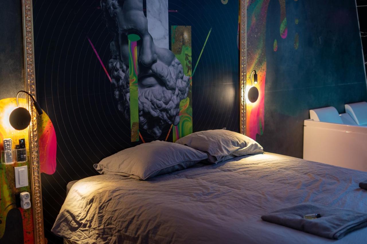 Capsule Art Deco - Jacuzzi - Netflix - Home Cinema - Arcade De Jeux & Nintendo Switch - 2 Chambres - Filet Suspendu فالنسيان المظهر الخارجي الصورة